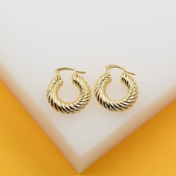 2/$30 18K Gold Filled Croissant Twist Hoops Earrings Gold Tone - Picture 1 of 4